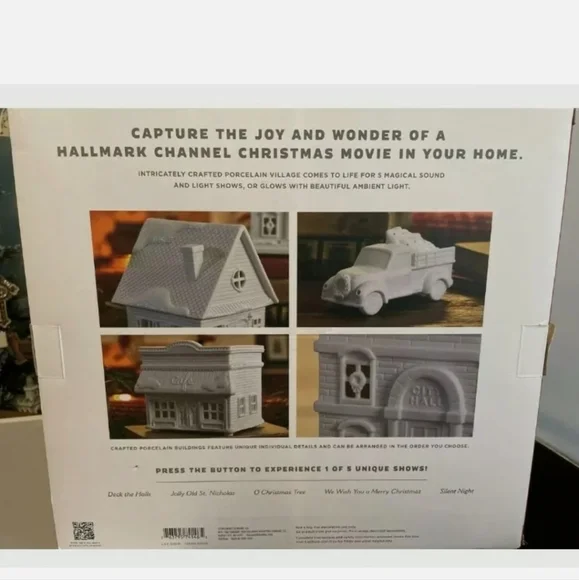 2021 Hallmark Christmas Village Musical with Lights & Sound NIB - Picture 4 of 5